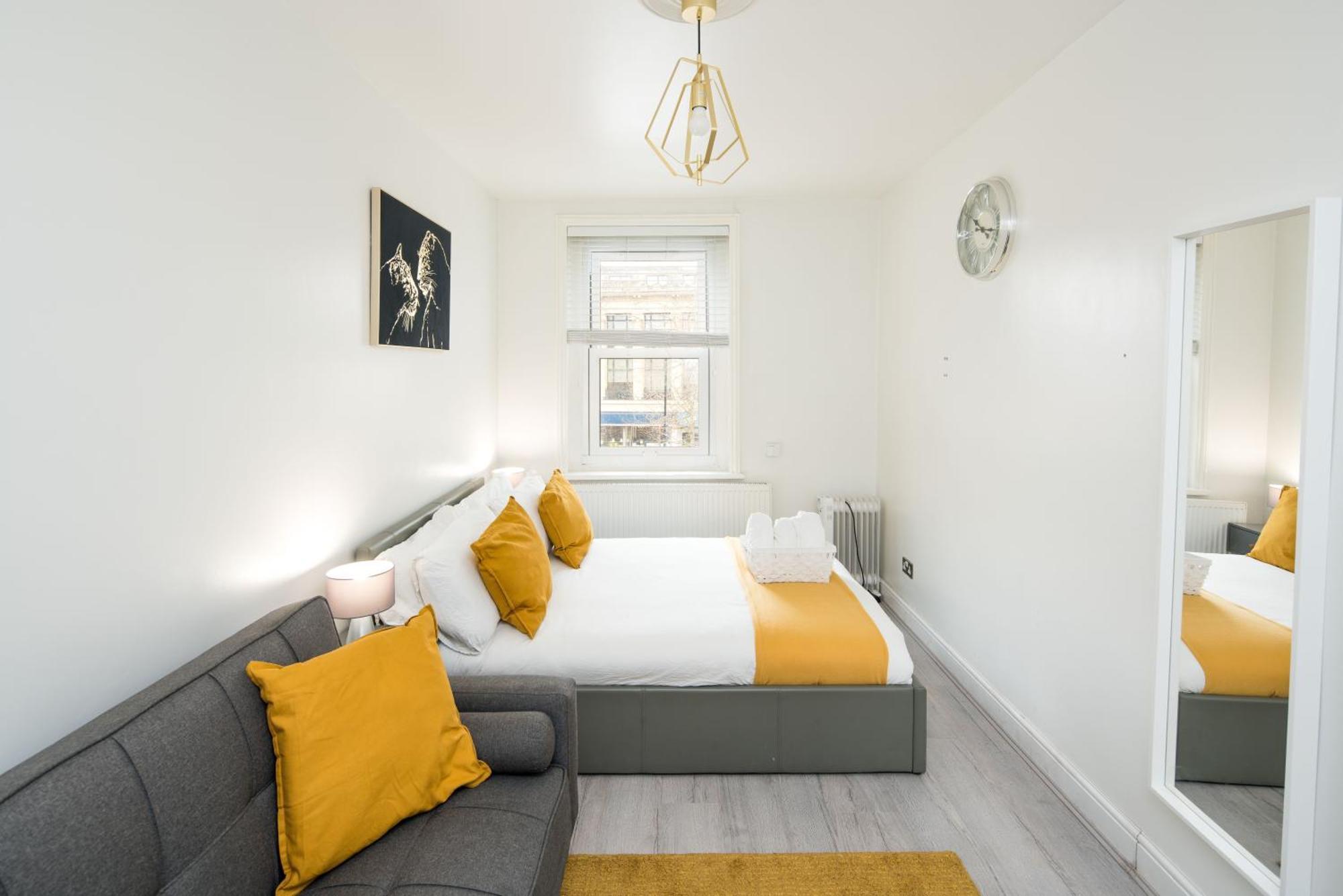 Spacious Studio For Up To 4! Sofa Bed Londen Buitenkant foto