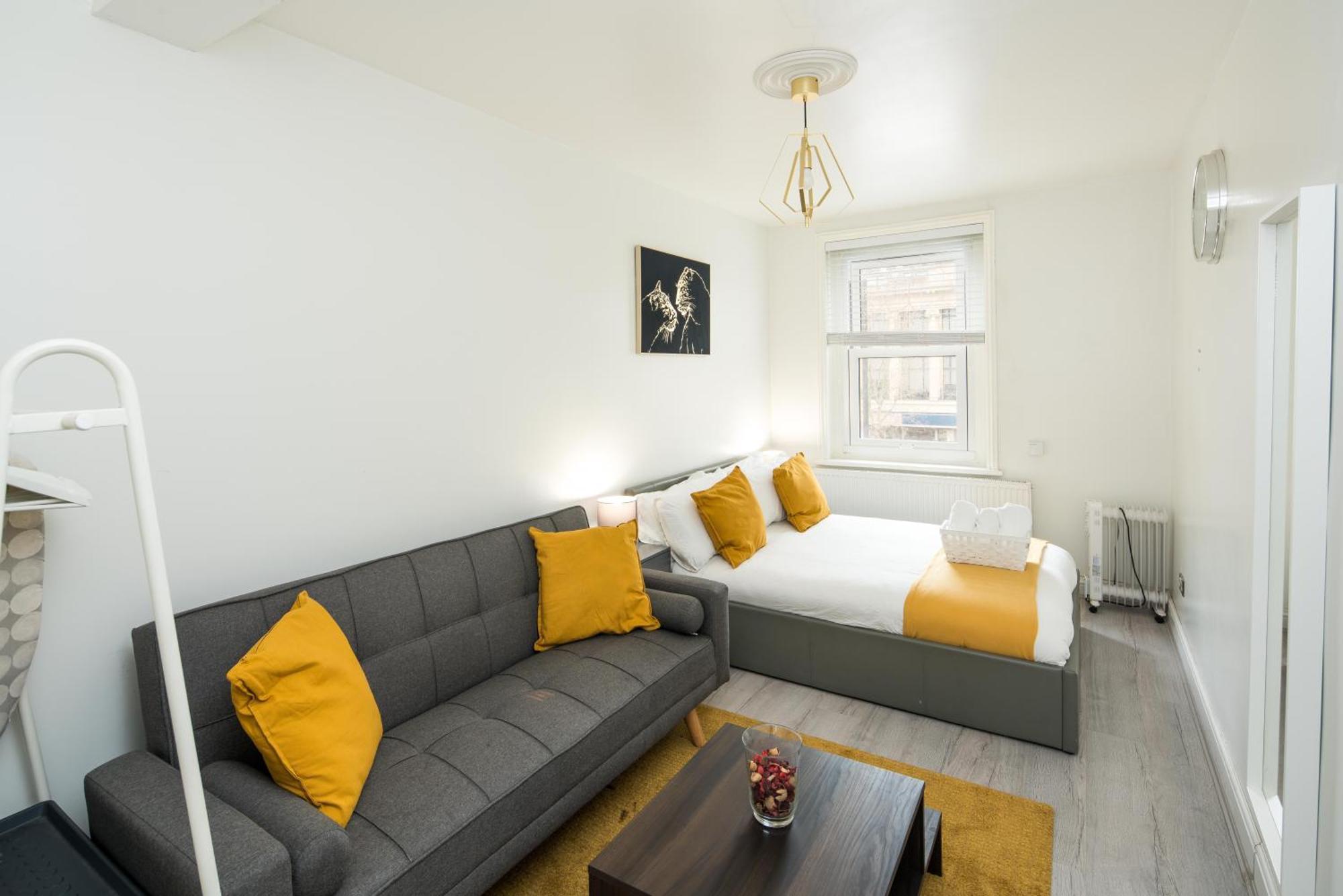 Spacious Studio For Up To 4! Sofa Bed Londen Buitenkant foto